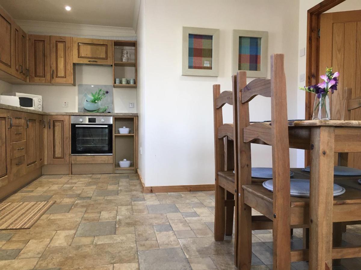 Skye Getaways Self Catering Accommodation Dunvegan  Bagian luar foto
