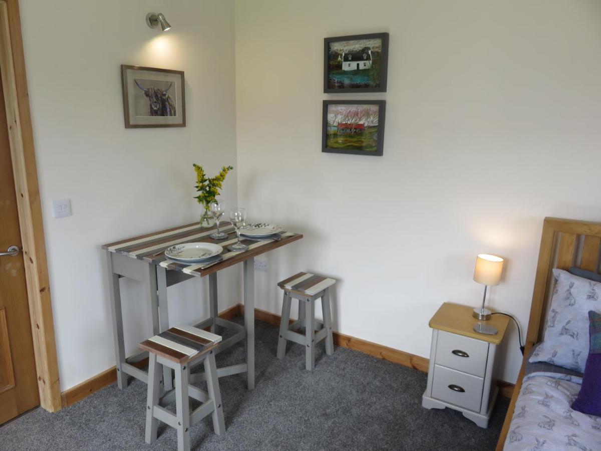 Skye Getaways Self Catering Accommodation Dunvegan  Bagian luar foto
