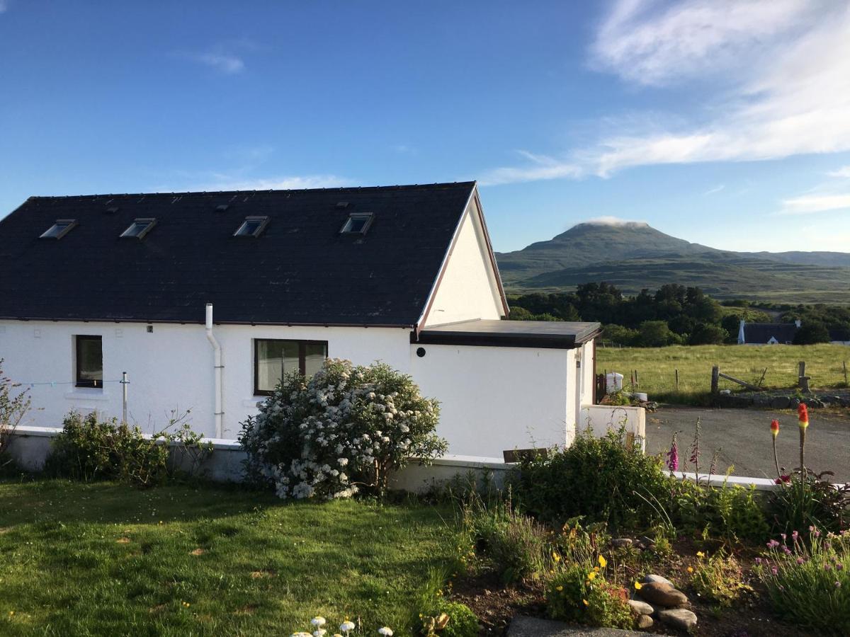 Skye Getaways Self Catering Accommodation Dunvegan  Bagian luar foto