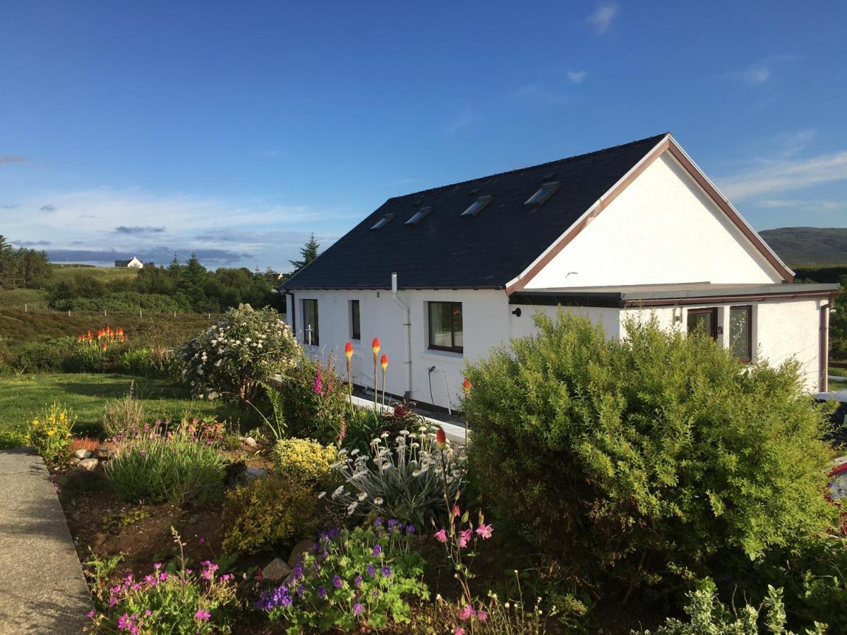 Skye Getaways Self Catering Accommodation Dunvegan  Bagian luar foto