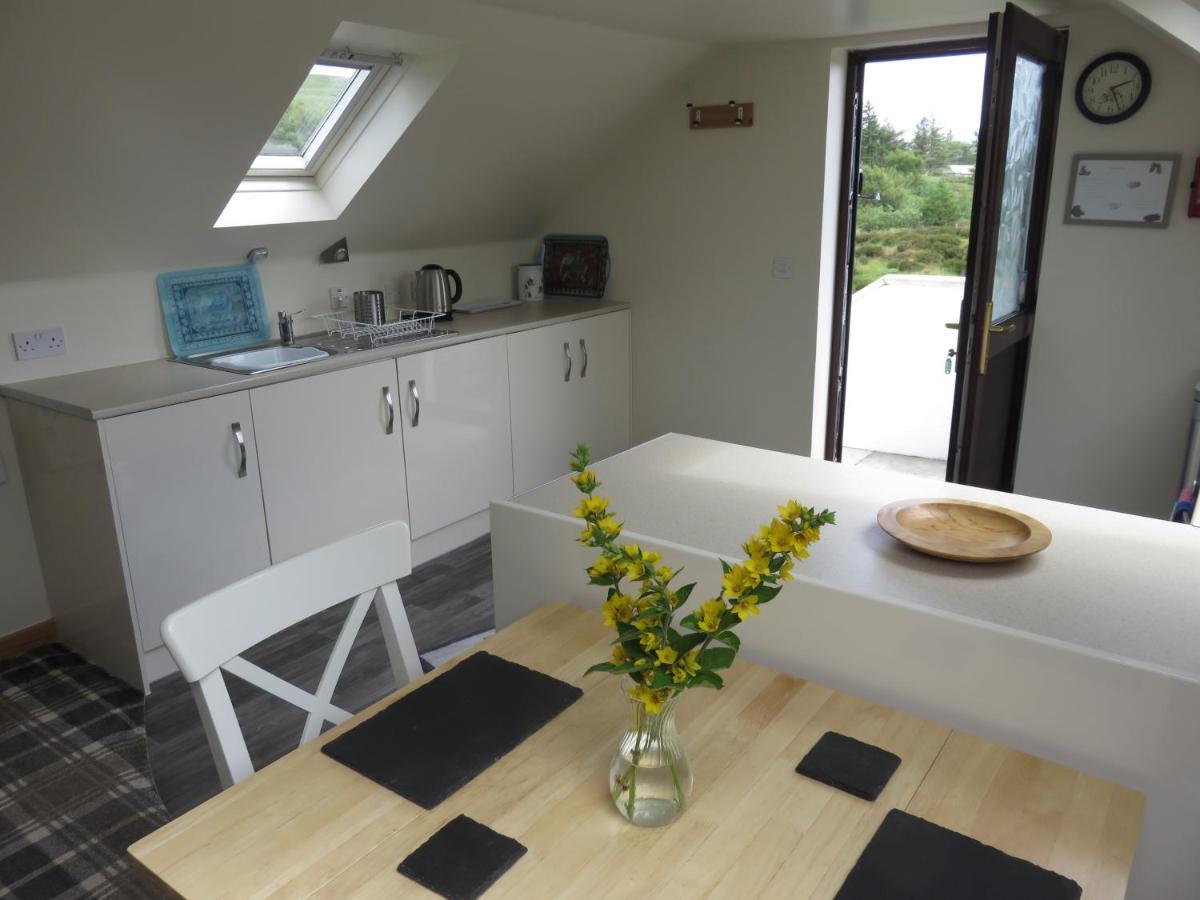 Skye Getaways Self Catering Accommodation Dunvegan  Bagian luar foto