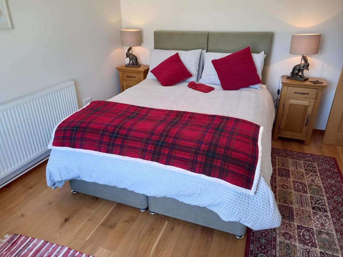 Skye Getaways Self Catering Accommodation Dunvegan  Bagian luar foto