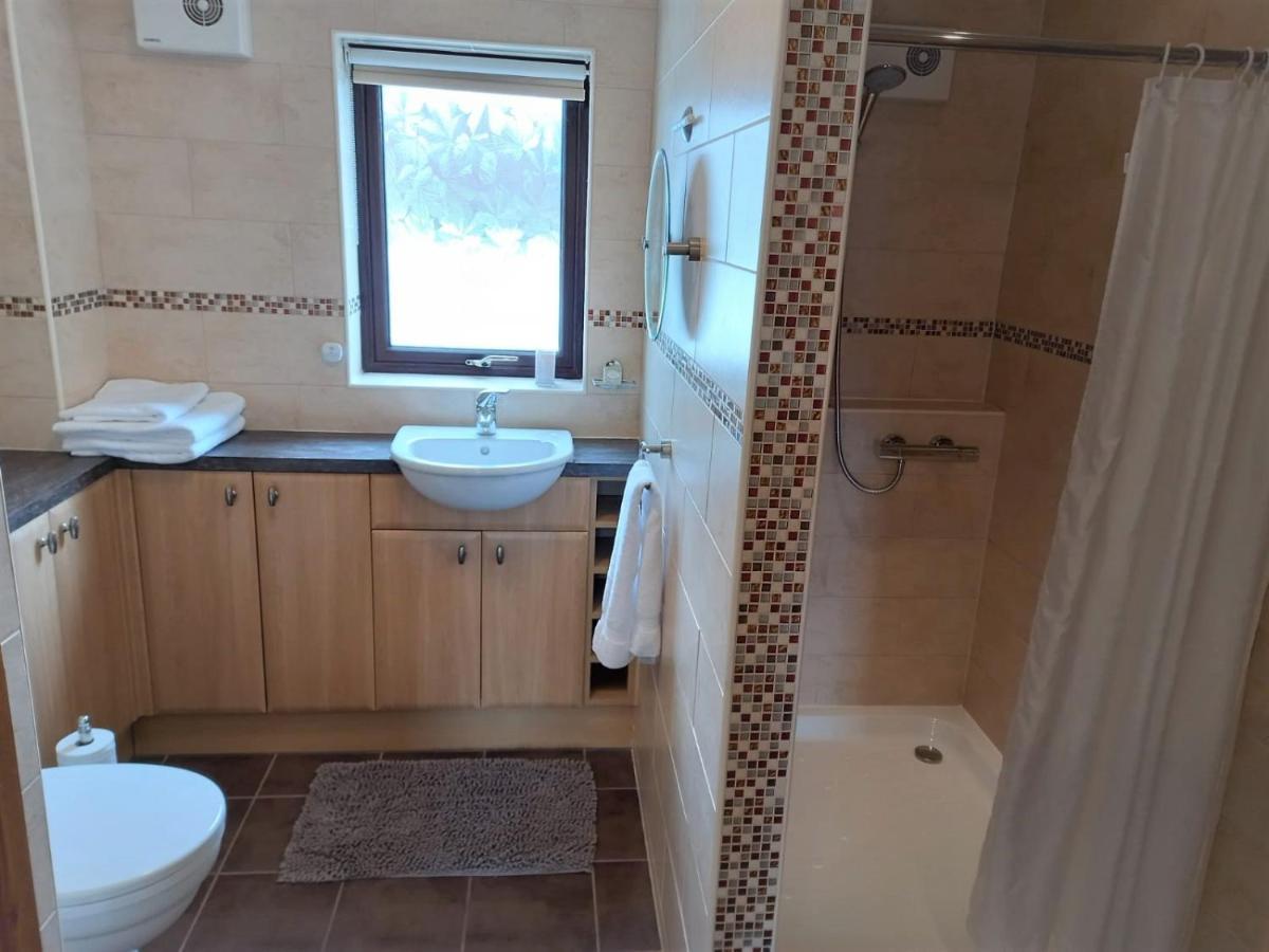 Skye Getaways Self Catering Accommodation Dunvegan  Bagian luar foto